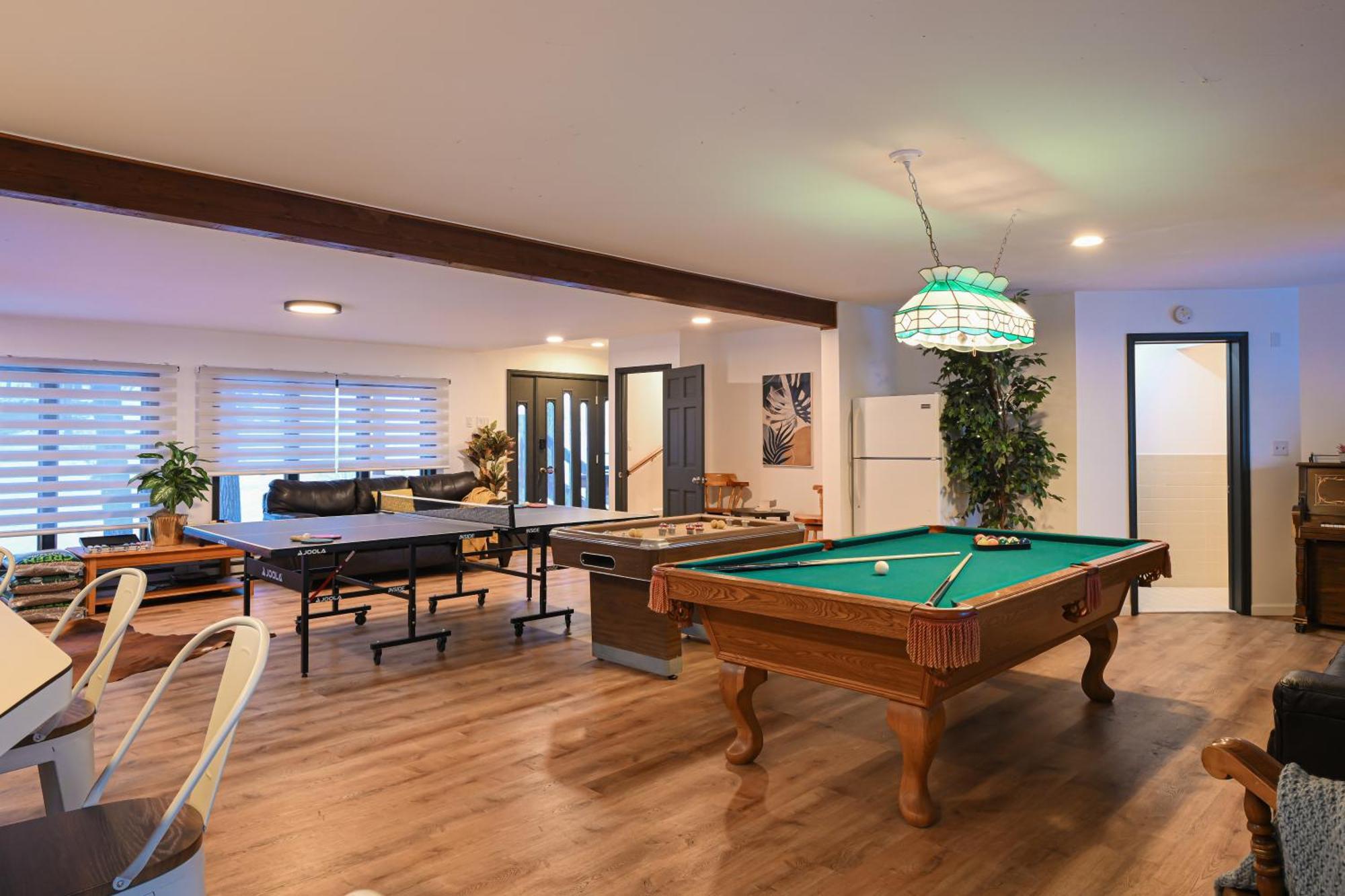 Spacious Waterfront Mansion Whot Tubpooltable *