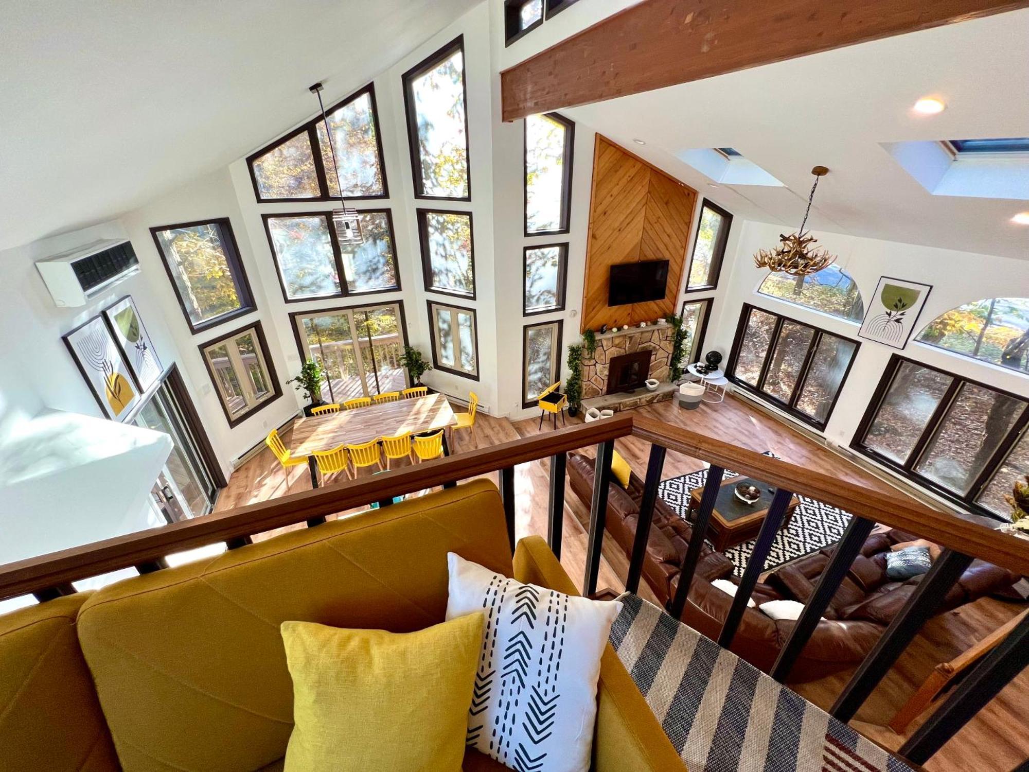 Villa Spacious Waterfront Mansion Whot Tubpooltable